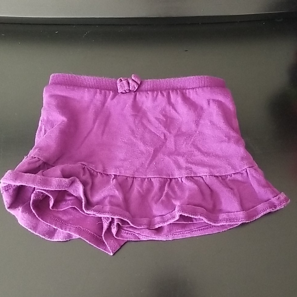 5/25 Purple skort size 2t. By est. 1989 place